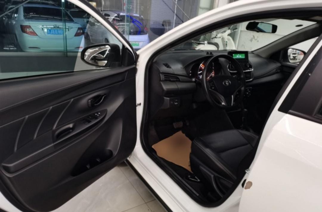 Toyota Yaris L Glamour X 1.5L CVT Leading PLUS Edition