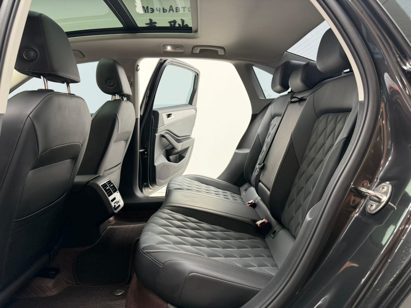 Volkswagen Sagitar 280TSI DSG Beyond Edition