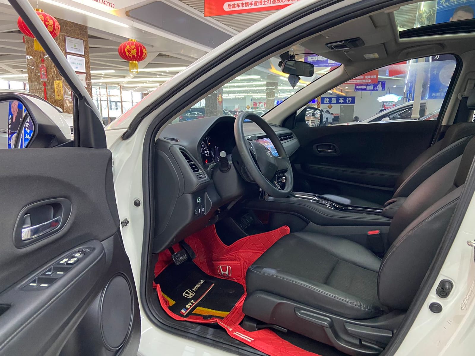 Honda Vezel 1.5L CVT Pioneer Edition