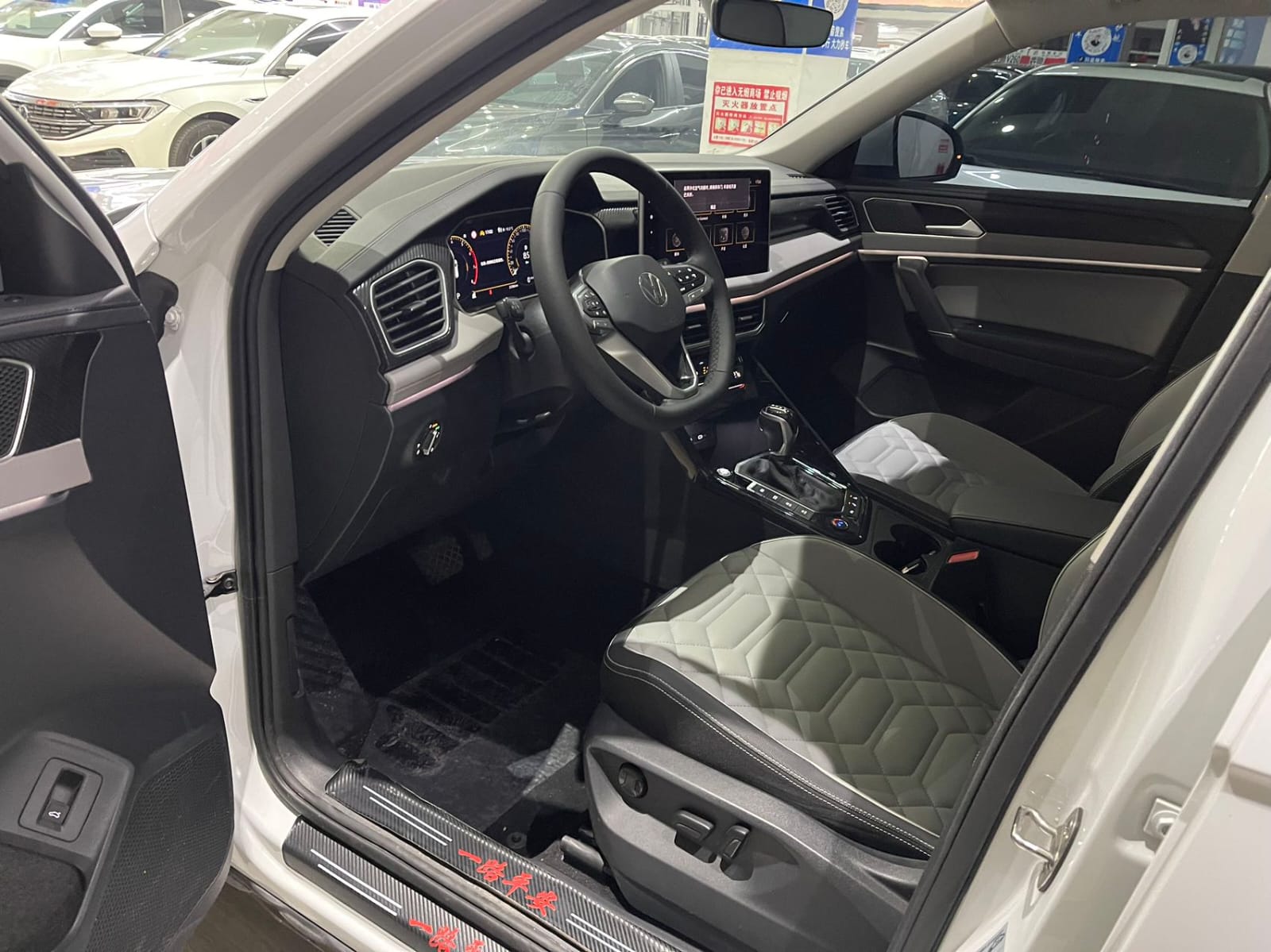 Volkswagen Tayron 280TSI Deluxe PLUS Premium Edition