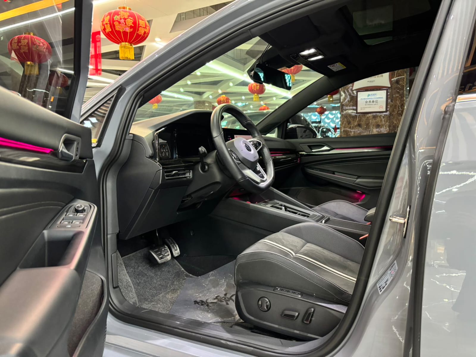 Volkswagen Golf 280TSI DSG R-Line