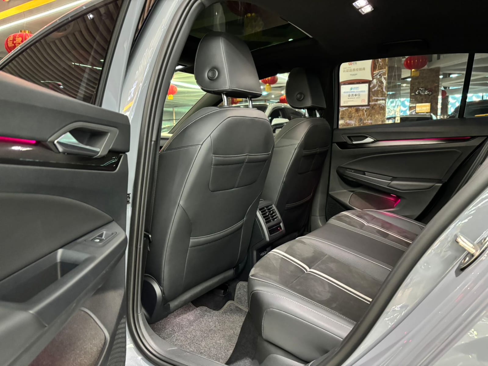 Volkswagen Golf 280TSI DSG R-Line