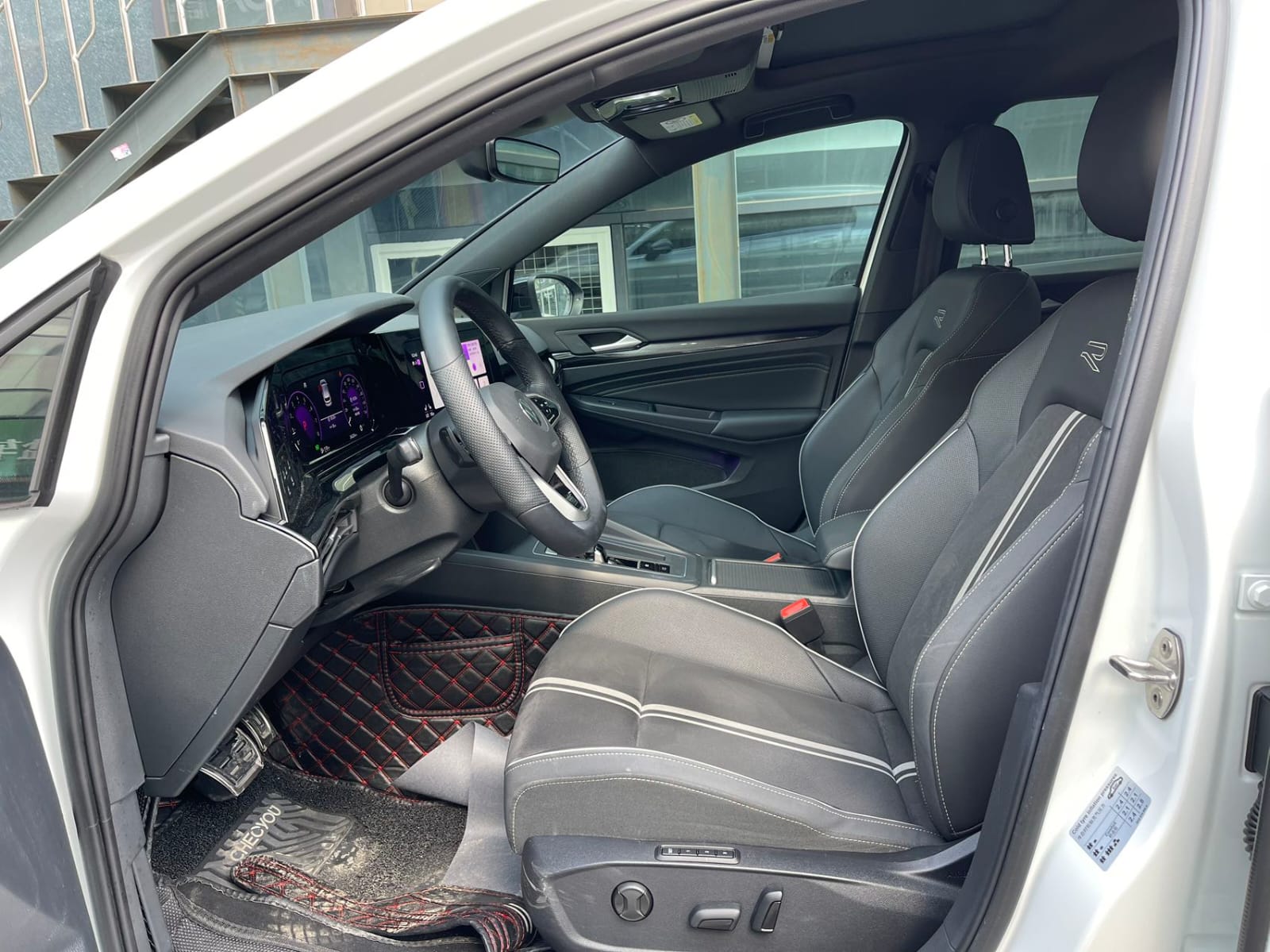 Volkswagen Golf 280TSI DSG R-Line