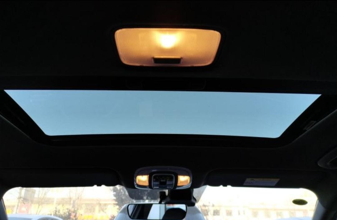 Hyundai Elantra 1.5L CVT LUX Premium Edition