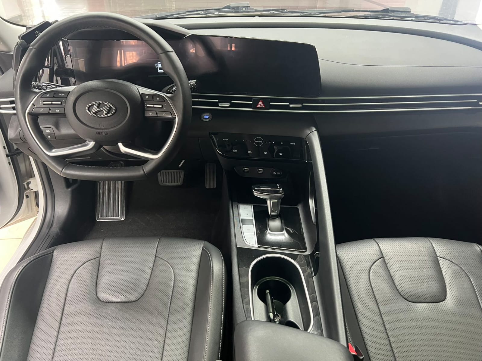 Hyundai Elantra 1.5L CVT Premium Edition