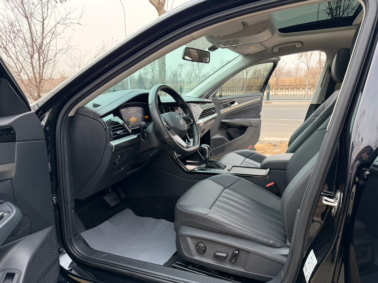 Volkswagen Passat 280TSI (высокая комплектация / Elite или Premium)