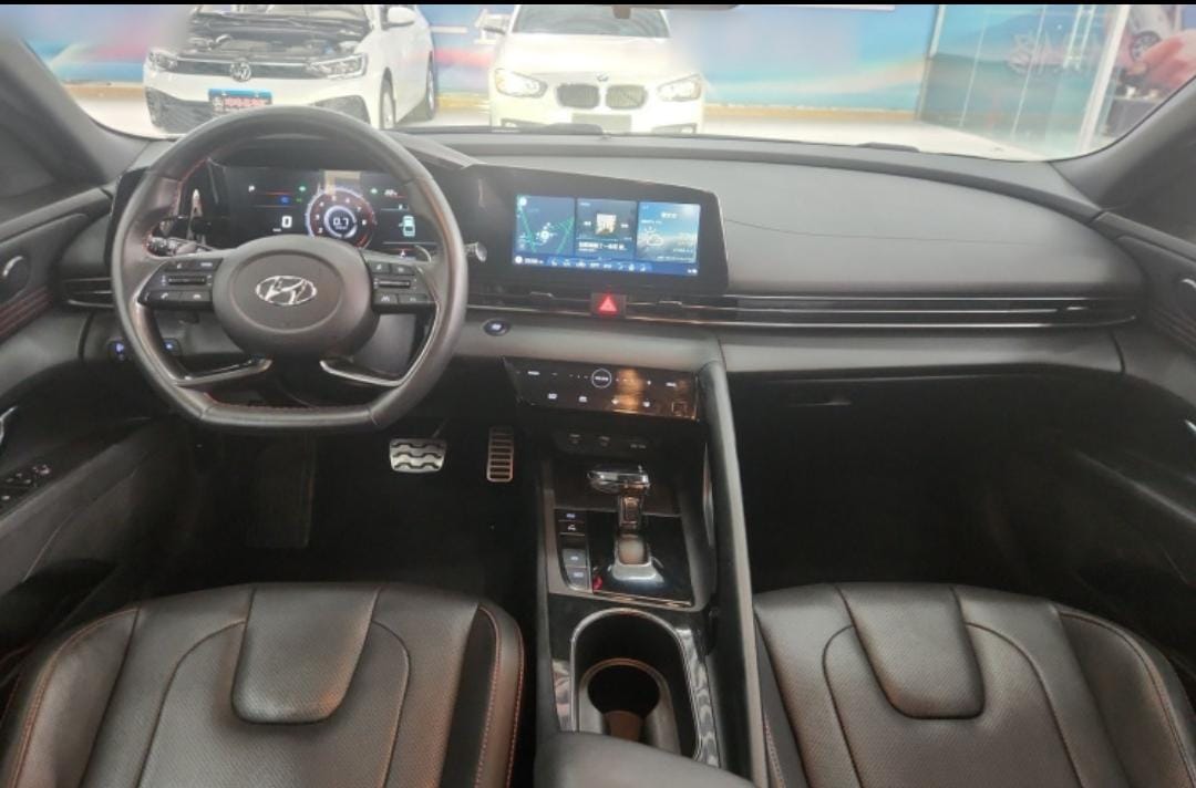 Hyundai Elantra 240TGDi DCT LUX Premium Edition