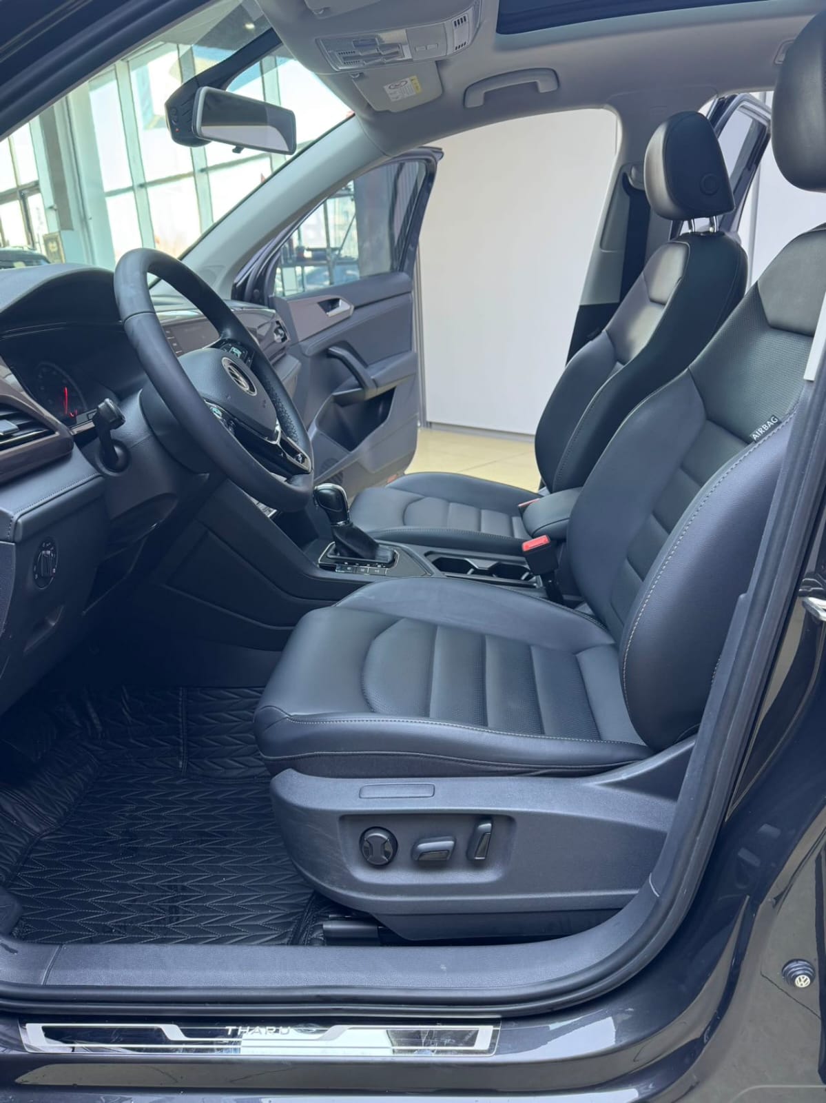 Volkswagen Tharu 280TSI Deluxe Edition