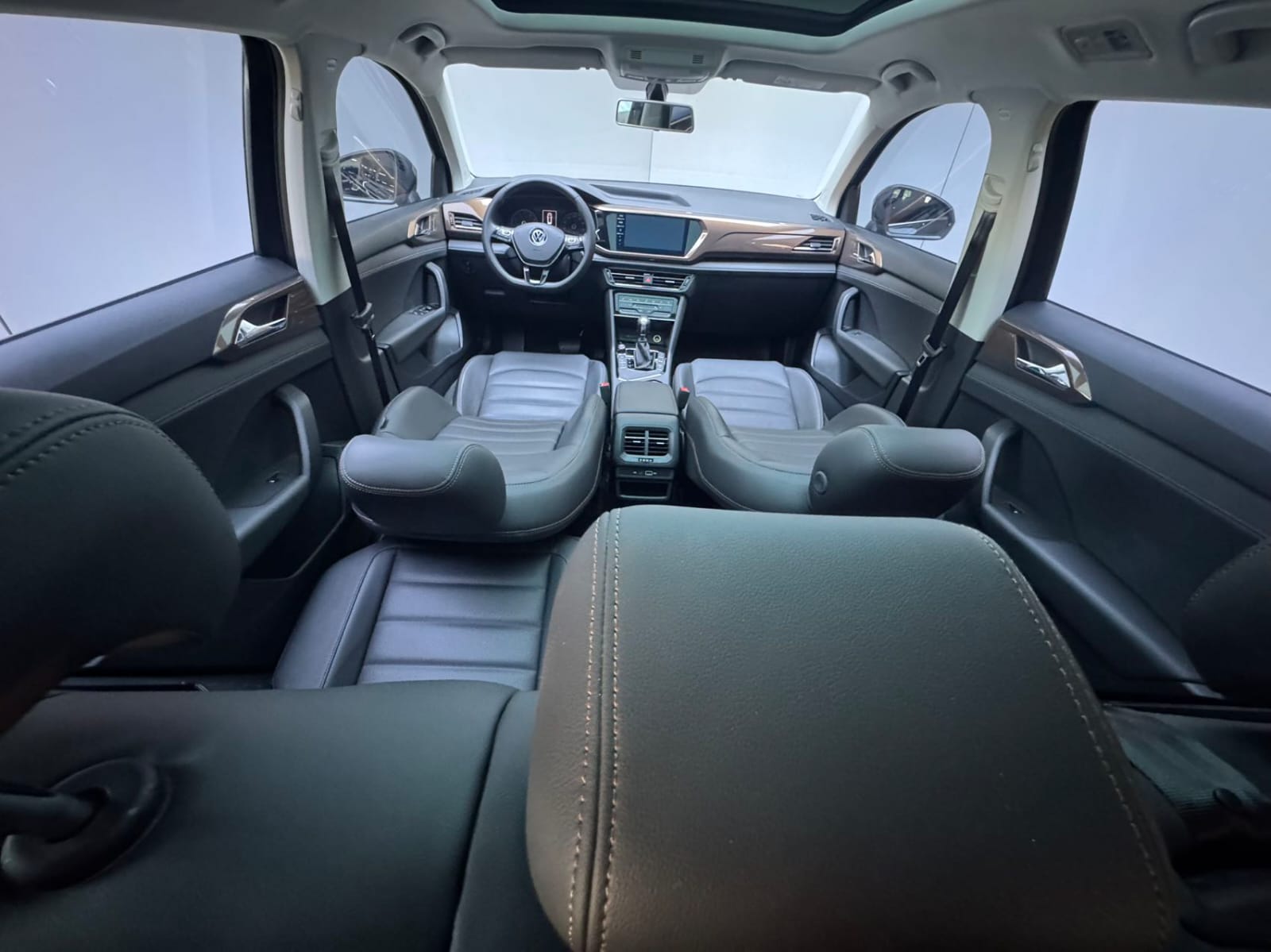 Volkswagen Tharu 280TSI Deluxe Edition