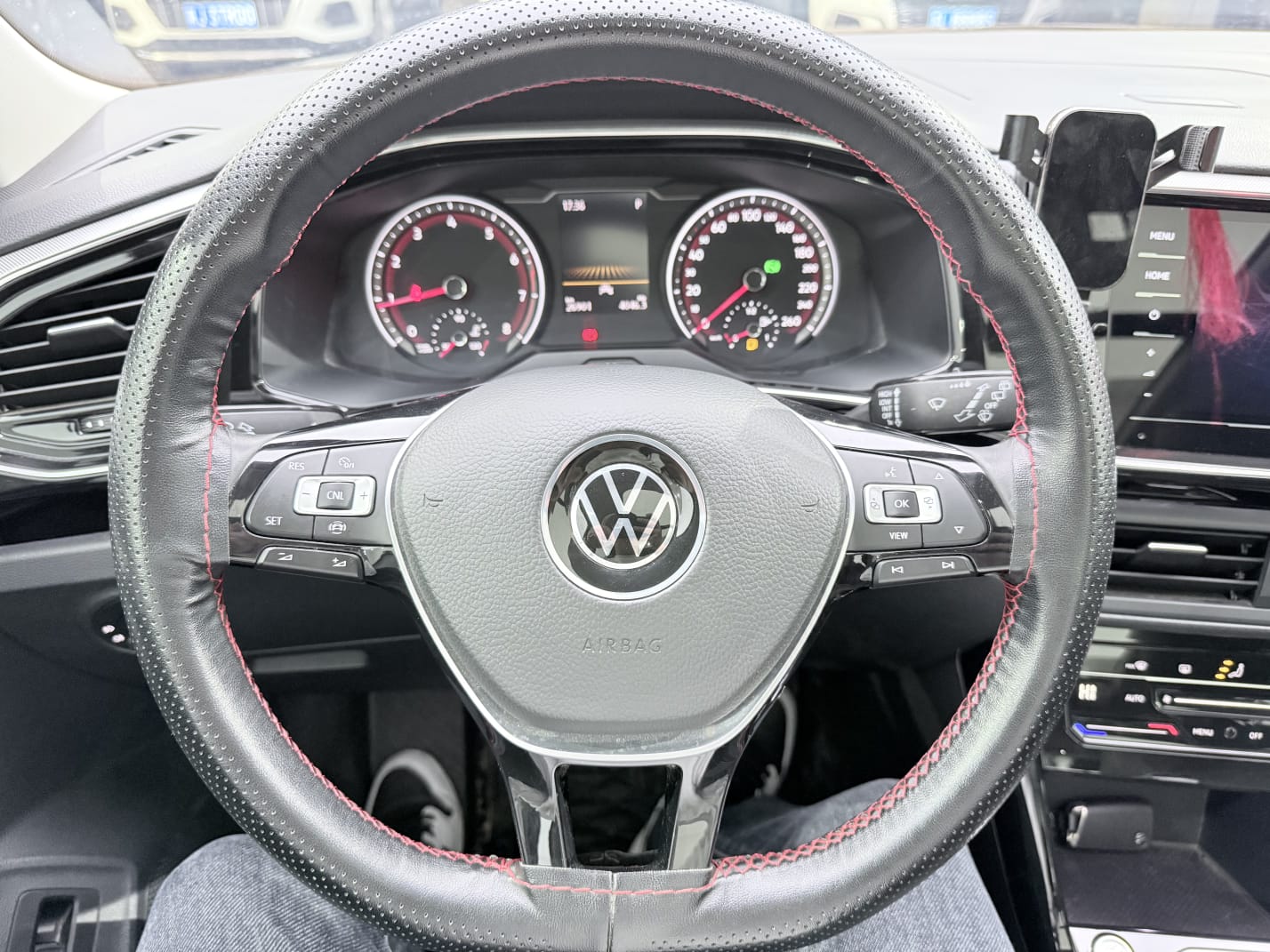 Volkswagen Tayron 280TSI Deluxe Edition