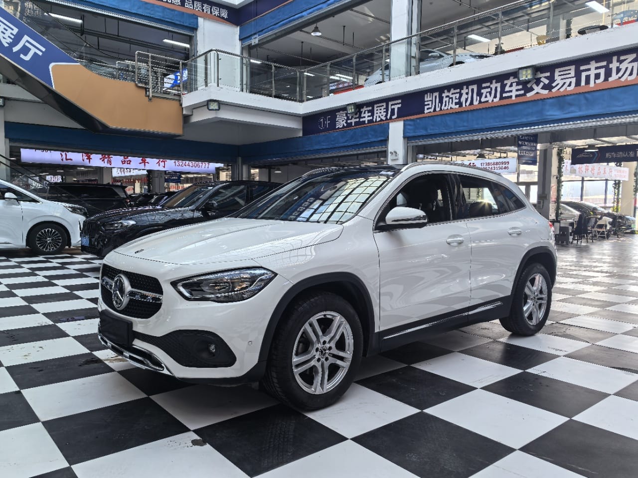 Mercedes-Benz GLA 180