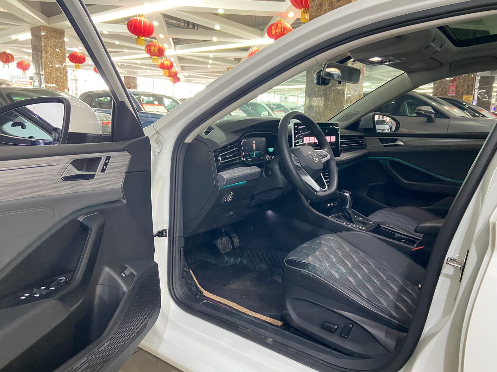 Volkswagen Sagitar 280TSI DSG Oversight Lite Edition