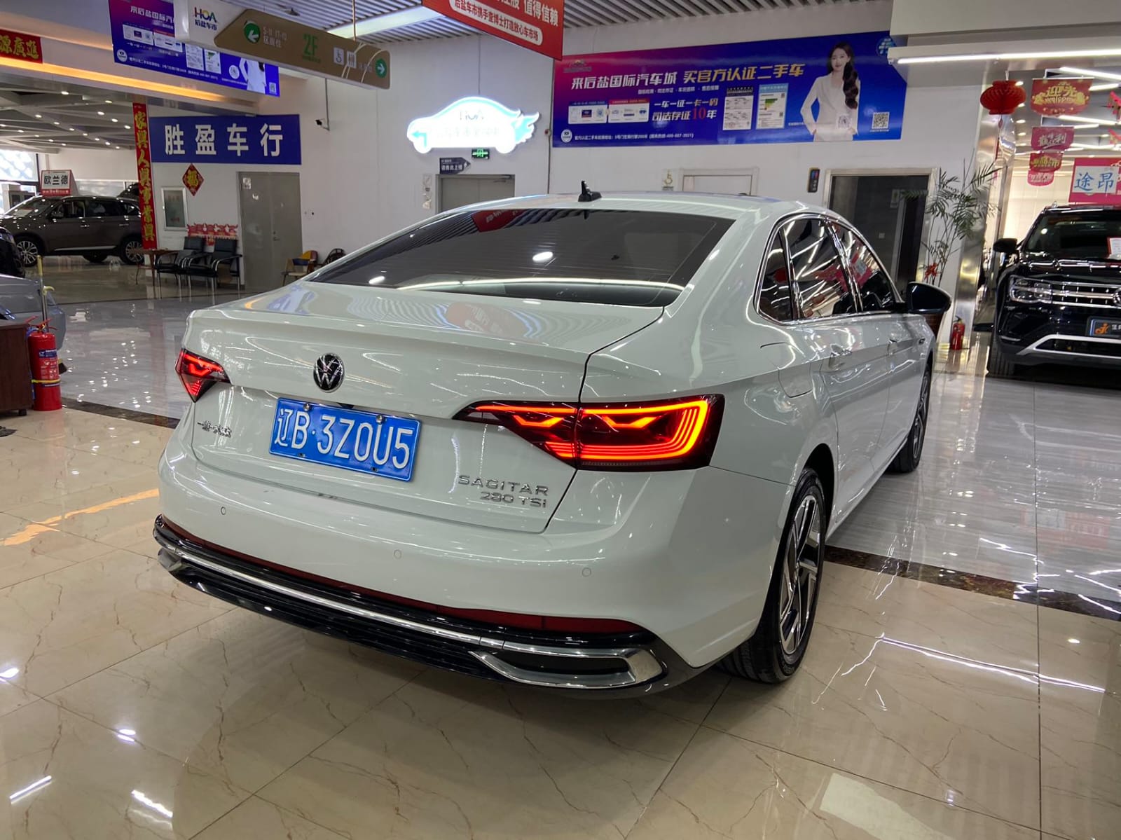 Volkswagen Sagitar 280TSI DSG Overpass Lite Edition