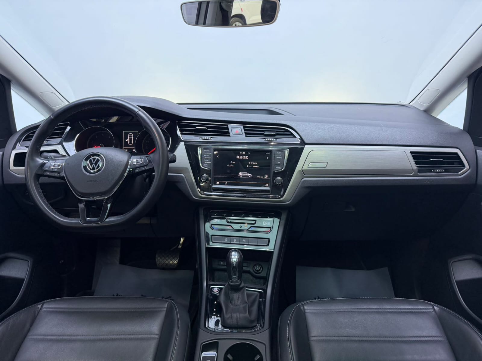 Volkswagen Touran L 280TSI DSG Extended Edition 6 мест