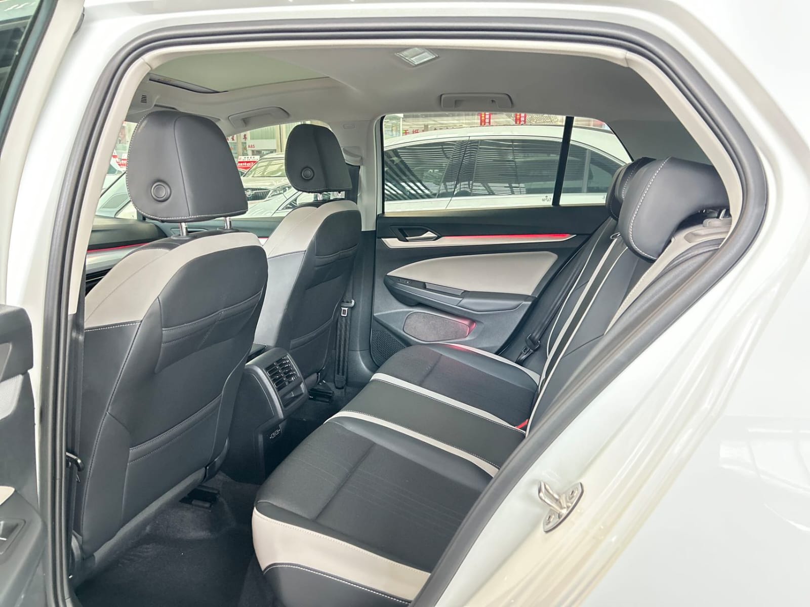 Volkswagen Golf 280TSI DSG Pro