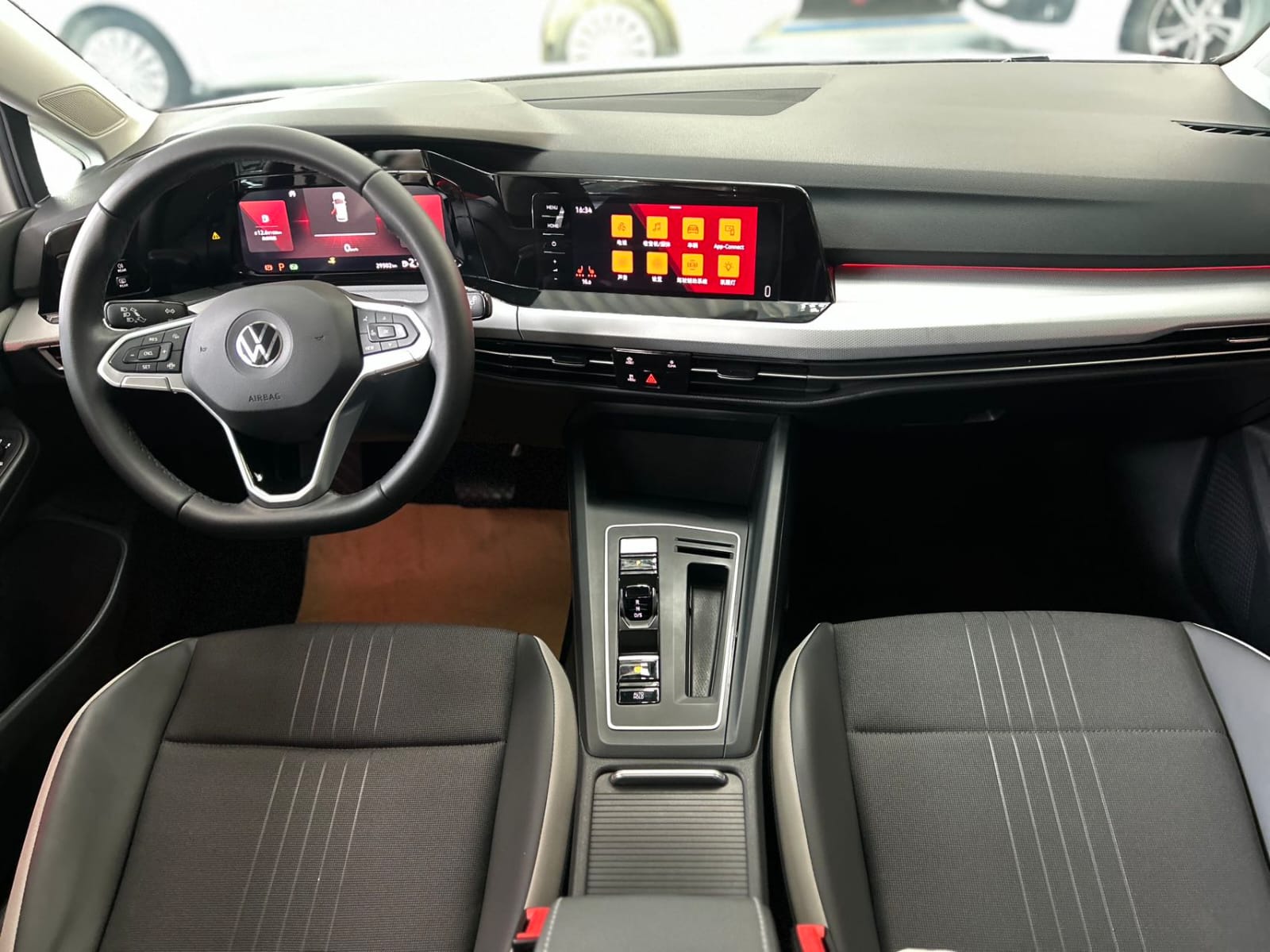 Volkswagen Golf 280TSI DSG Pro