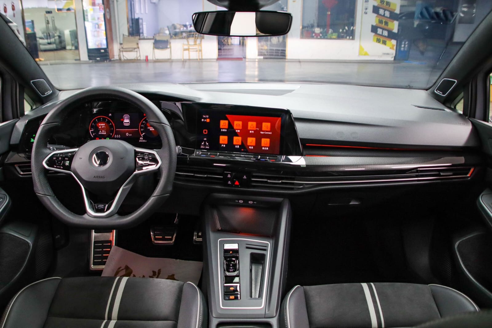 Volkswagen Golf 280TSI DSG R-Line