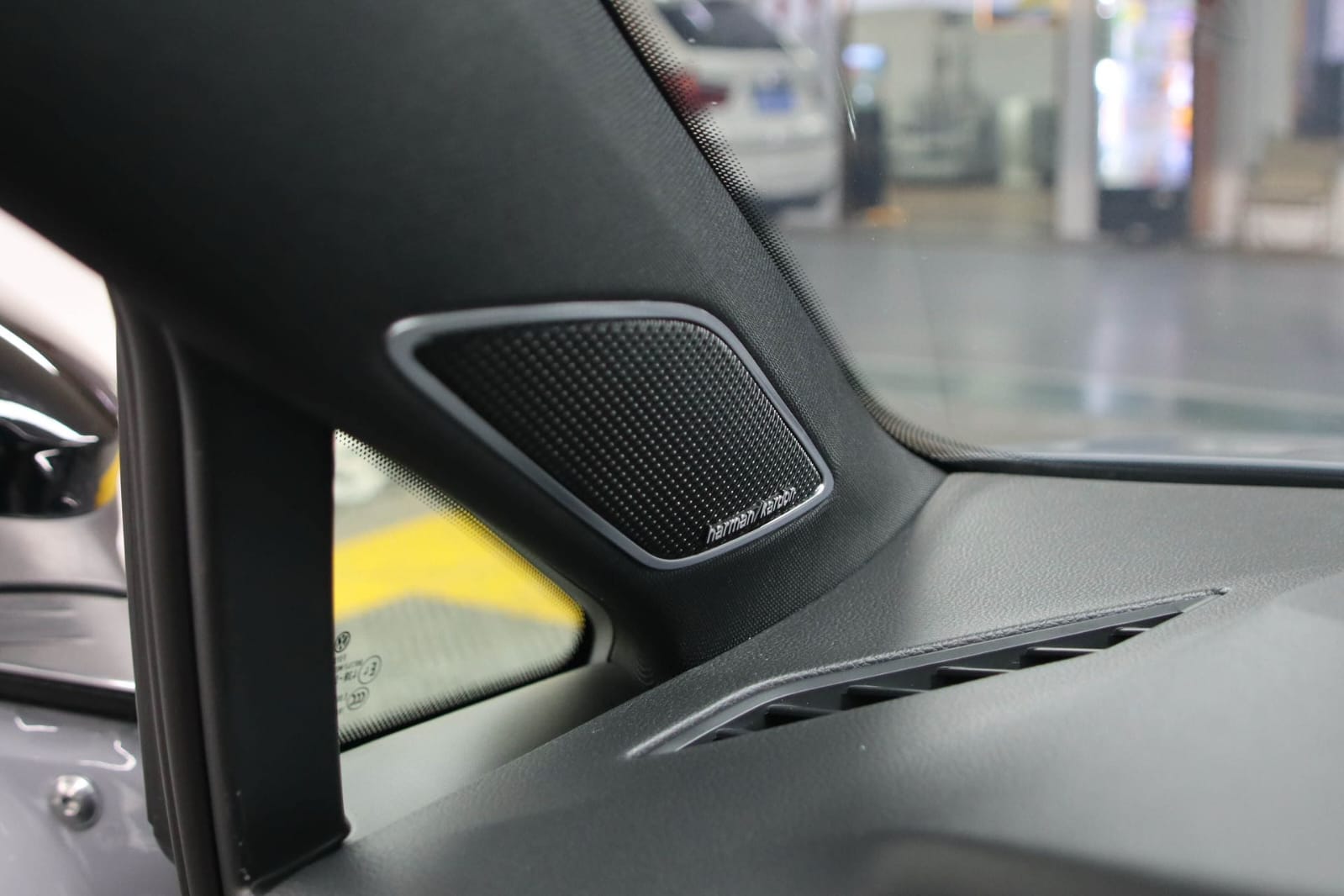Volkswagen Golf 280TSI DSG R-Line