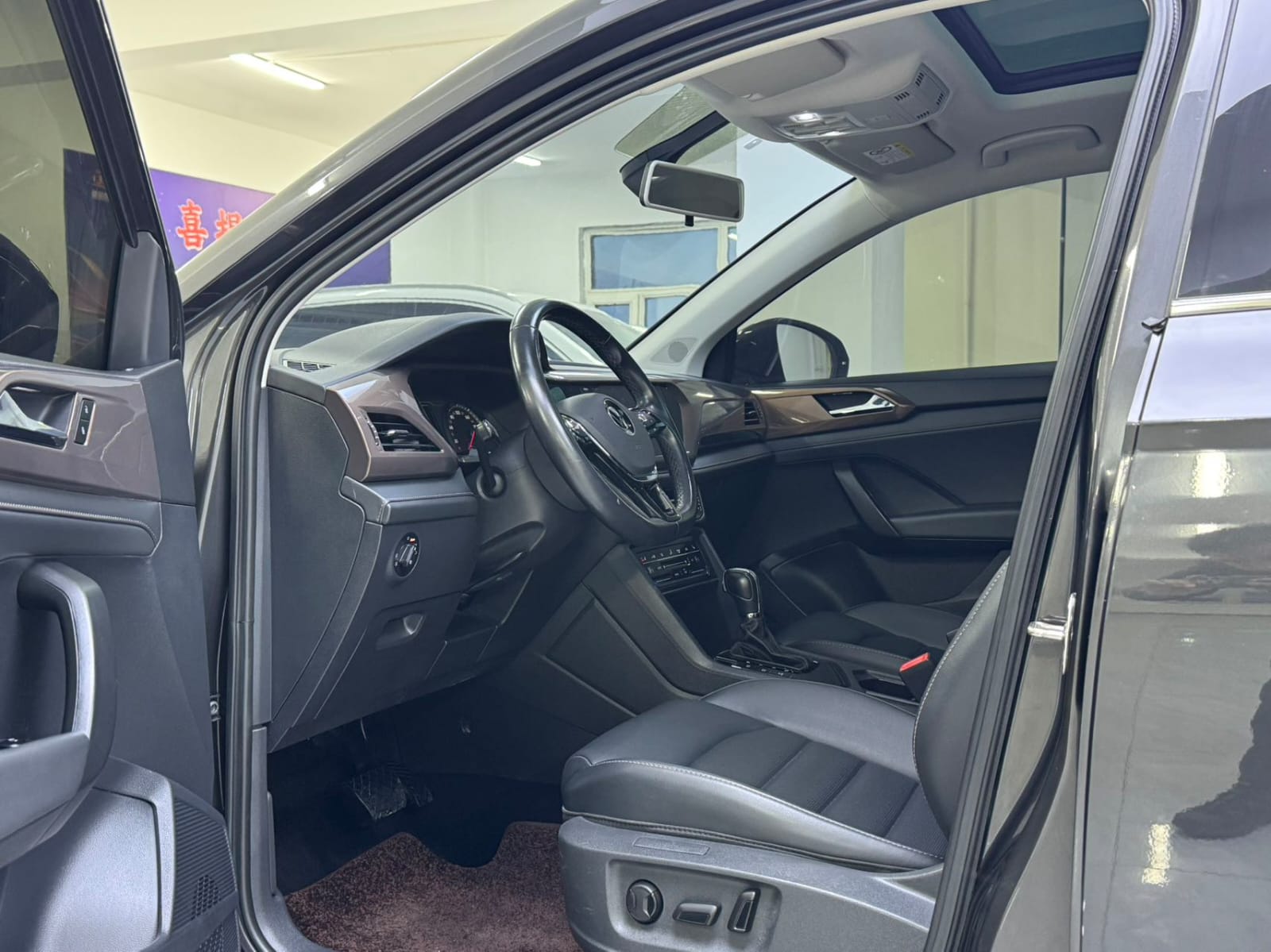 Volkswagen Tharu 280TSI Deluxe Edition PLUS