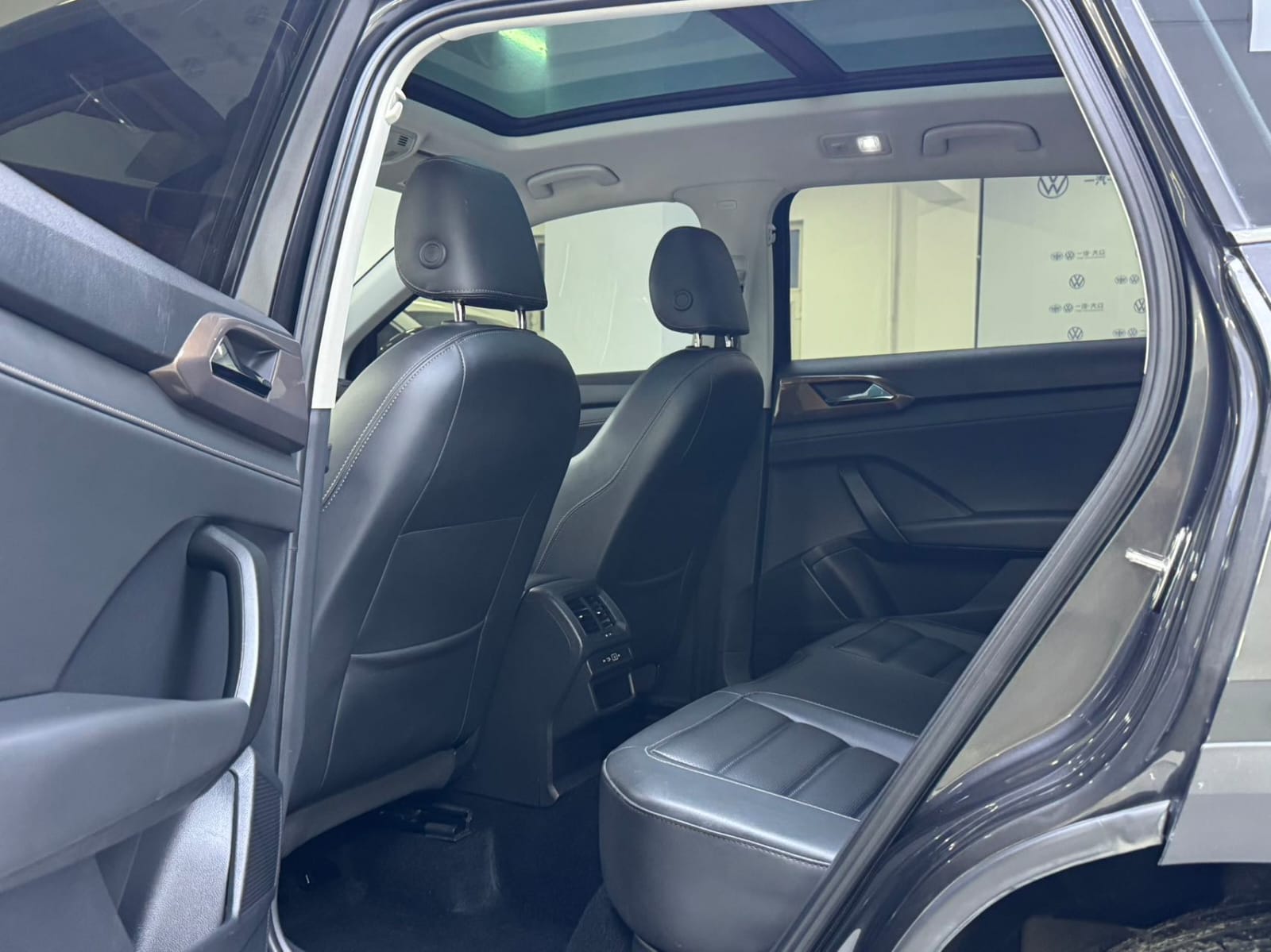 Volkswagen Tharu 280TSI Deluxe Edition PLUS