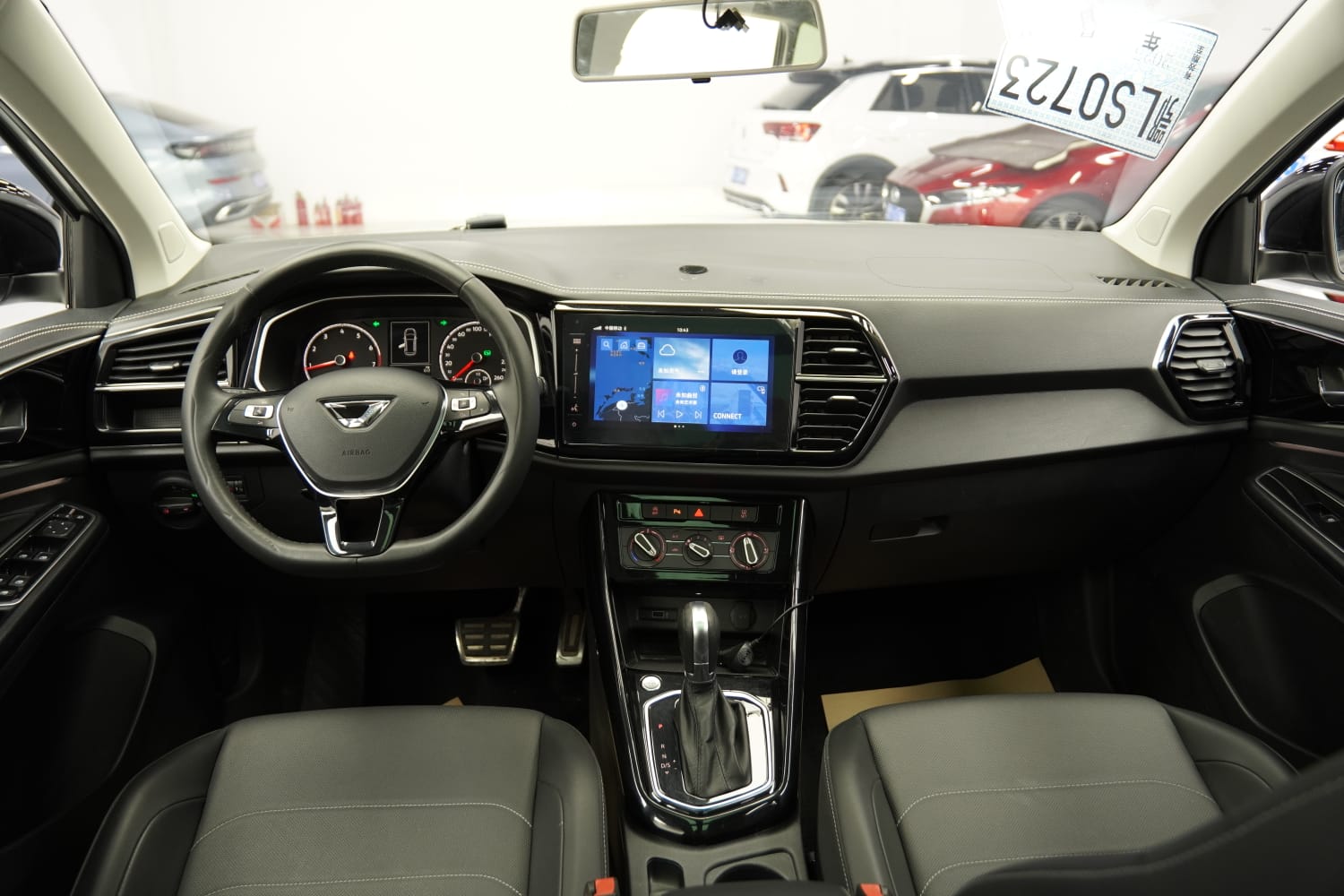 Jetta VS7 Black Front Automatic Enjoy Edition