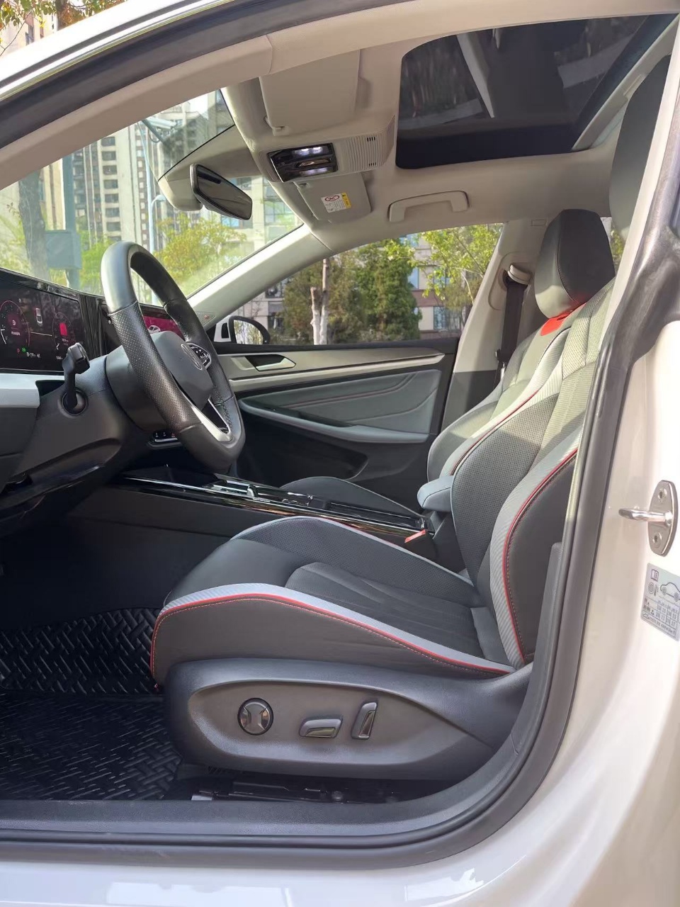 Volkswagen Lamando L 280TSI DSG Flagship Edition
