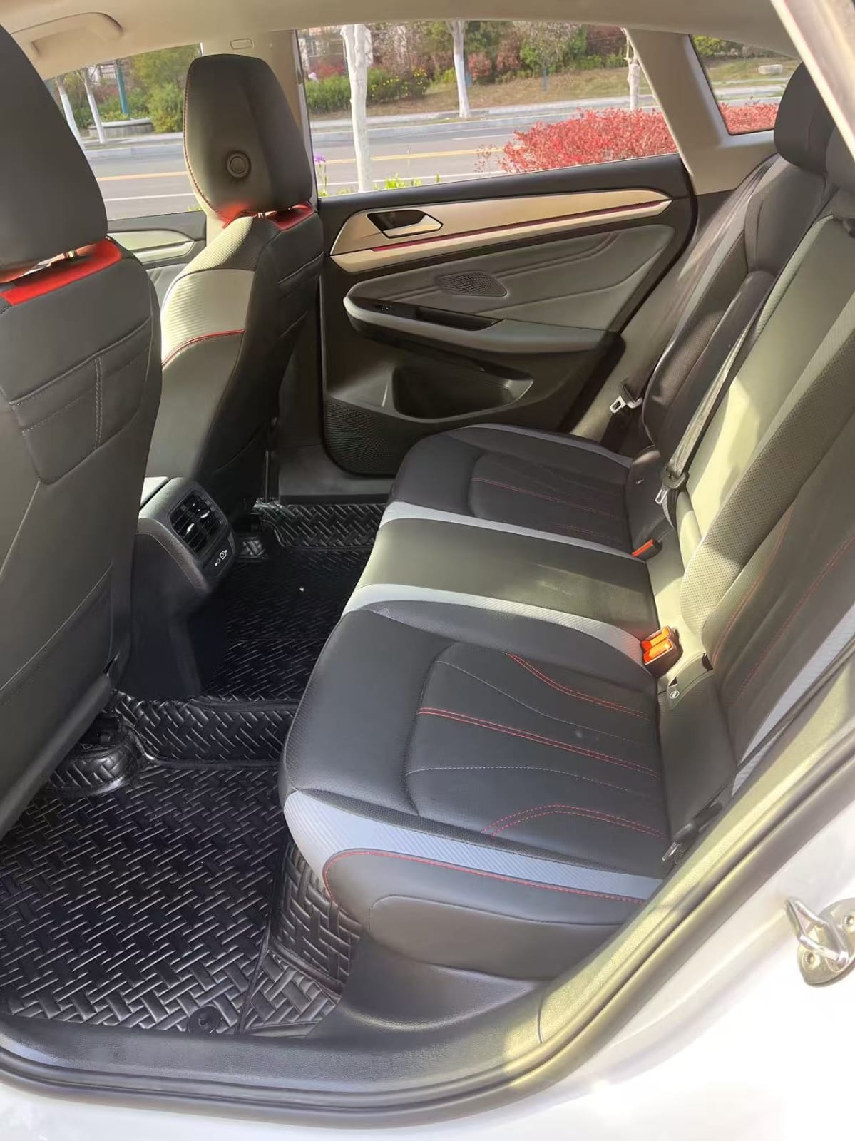 Volkswagen Lamando L 280TSI DSG Flagship Edition