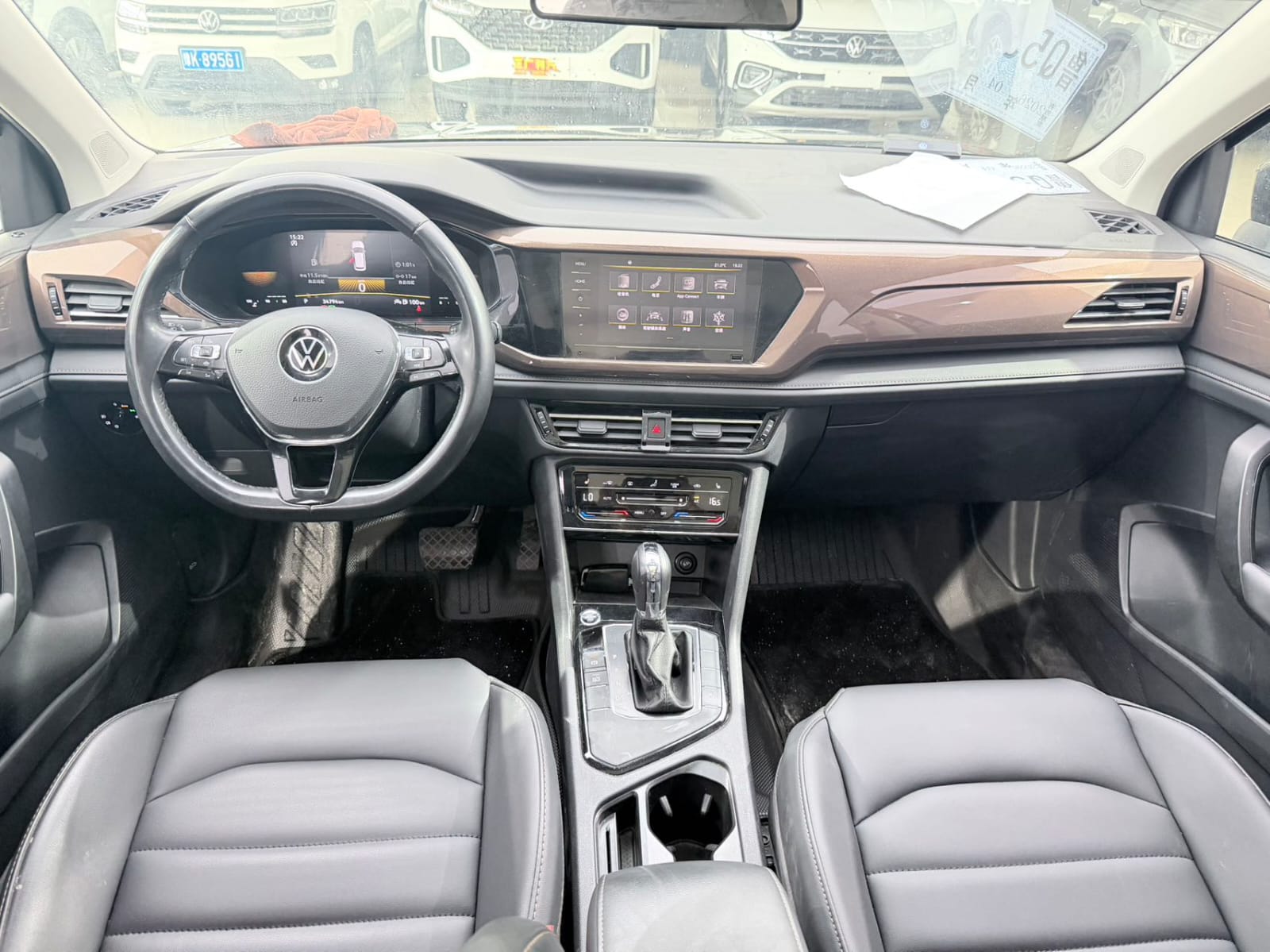 Volkswagen Tharu 280TSI Deluxe