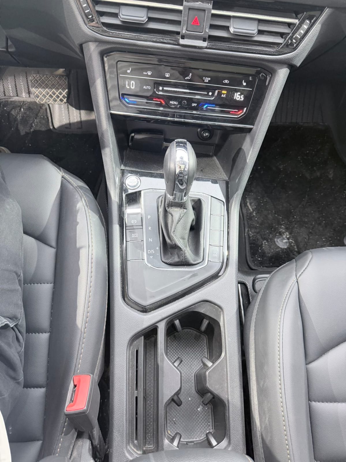 Volkswagen Tharu 280TSI Deluxe