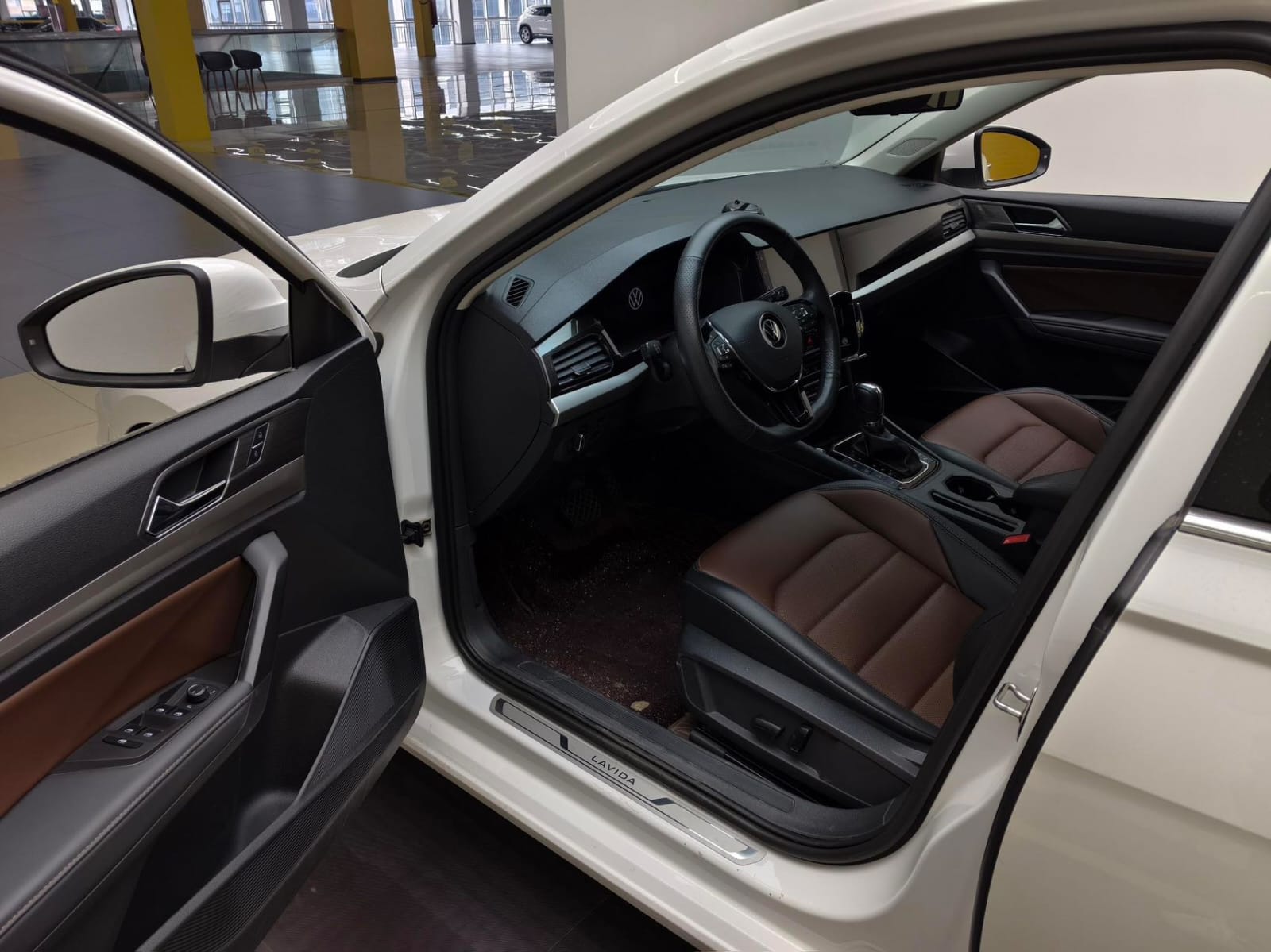 Volkswagen Lavida 280TSI DSG Deluxe Edition