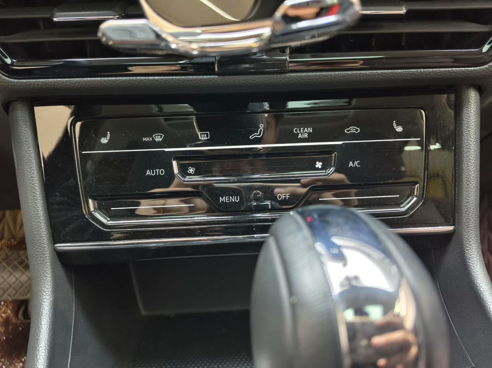 Volkswagen Lavida 280TSI DSG Deluxe Edition