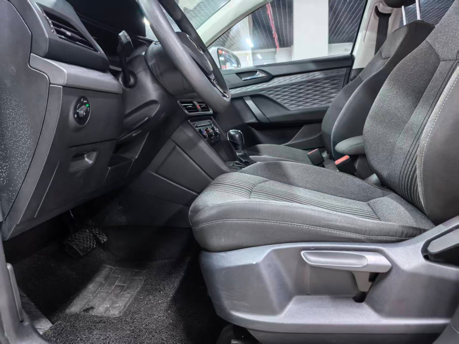 Volkswagen Tharu 280TSI