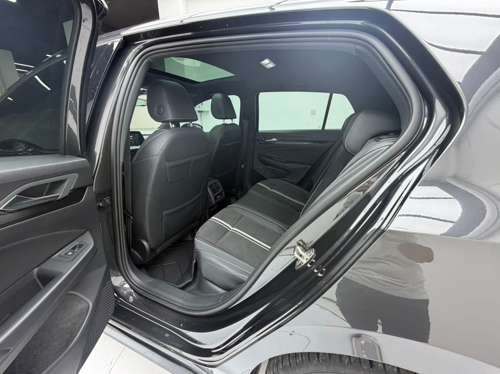 Volkswagen Golf 280TSI DSG R-Line