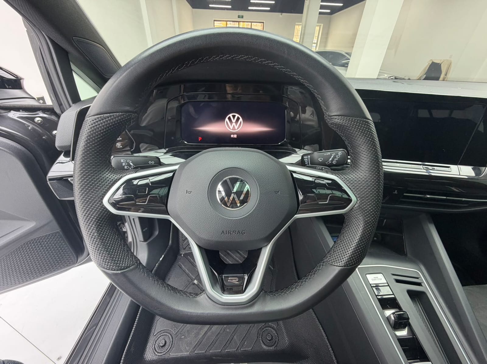 Volkswagen Golf 280TSI DSG R-Line