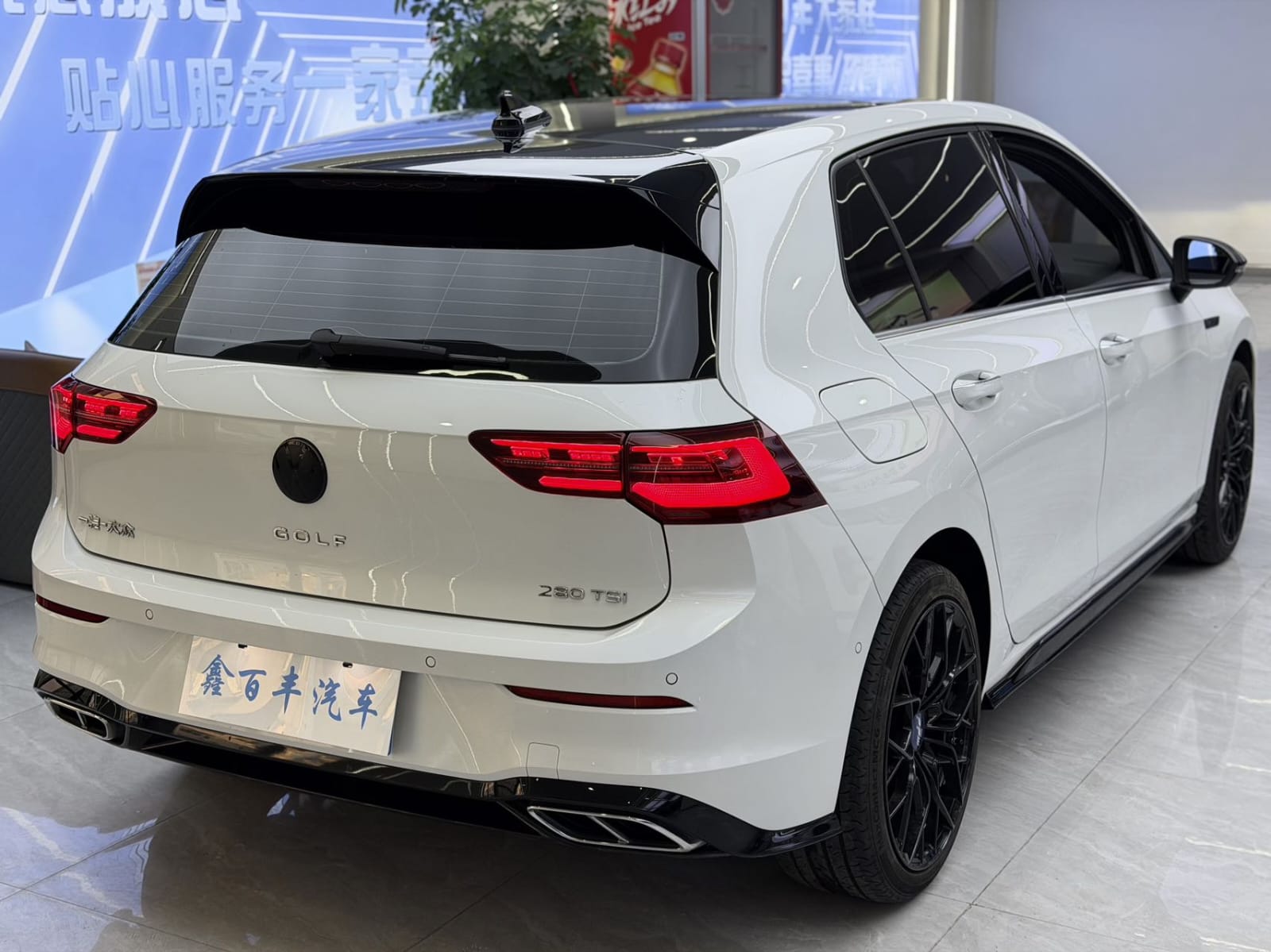 Volkswagen Golf 280TSI DSG R-Line