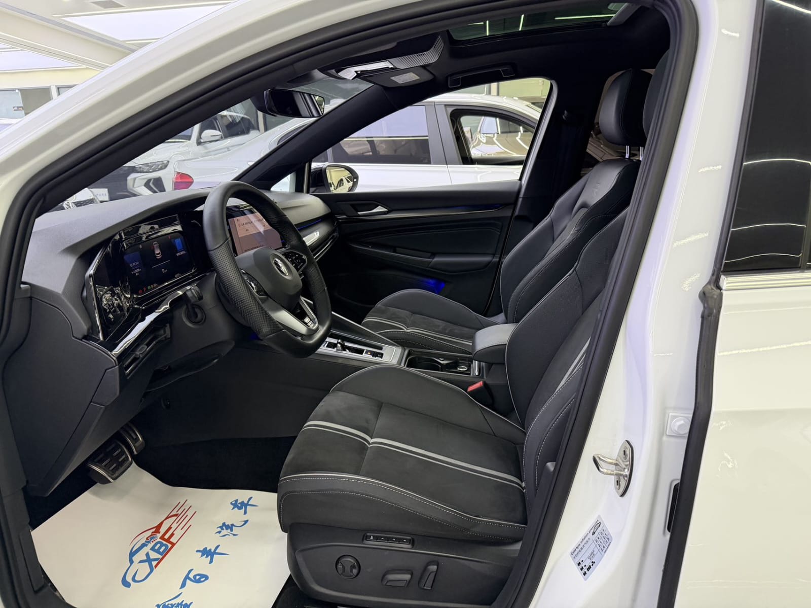 Volkswagen Golf 280TSI DSG R-Line