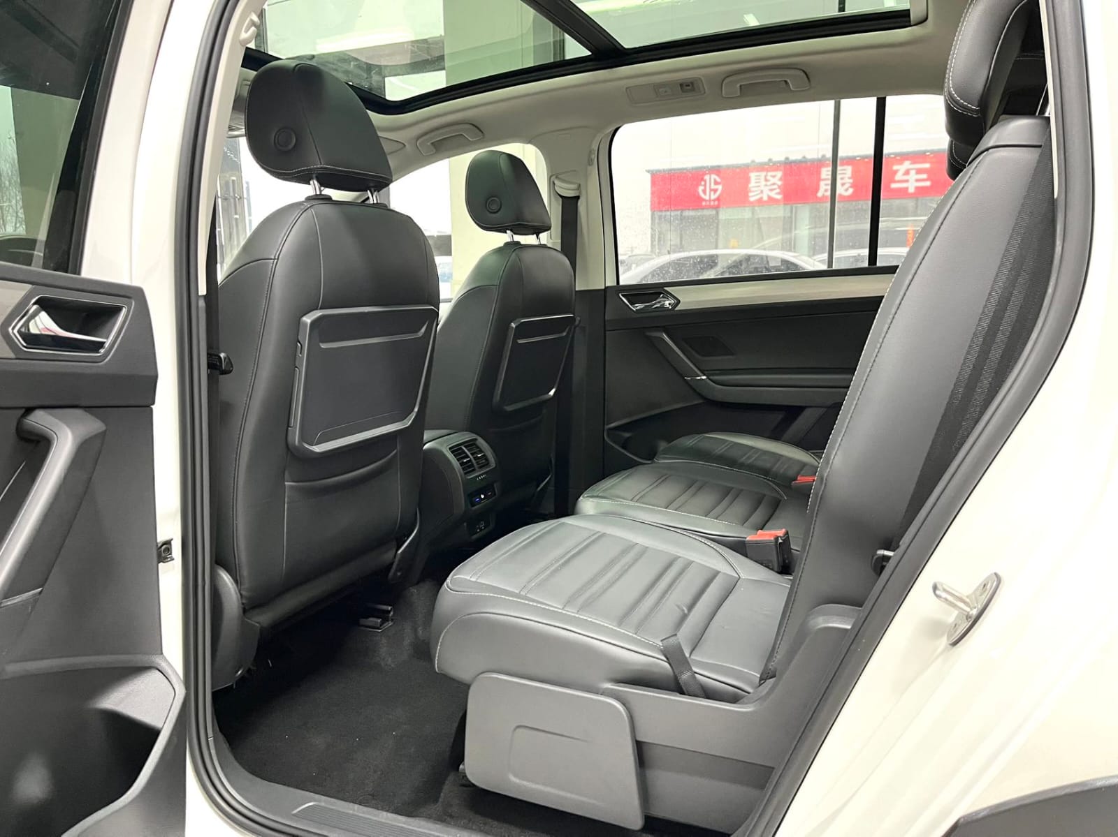 Volkswagen Touran L 280TSI DSG Extended Edition 7 мест