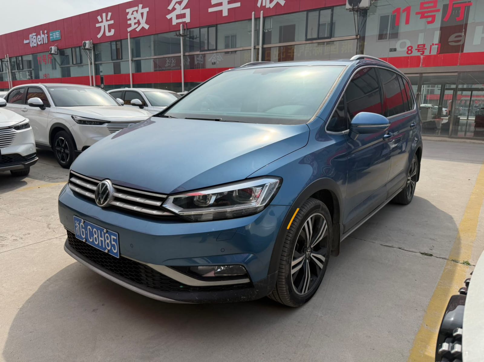 Volkswagen Touran L 280TSI DSG Extended Edition 7 мест