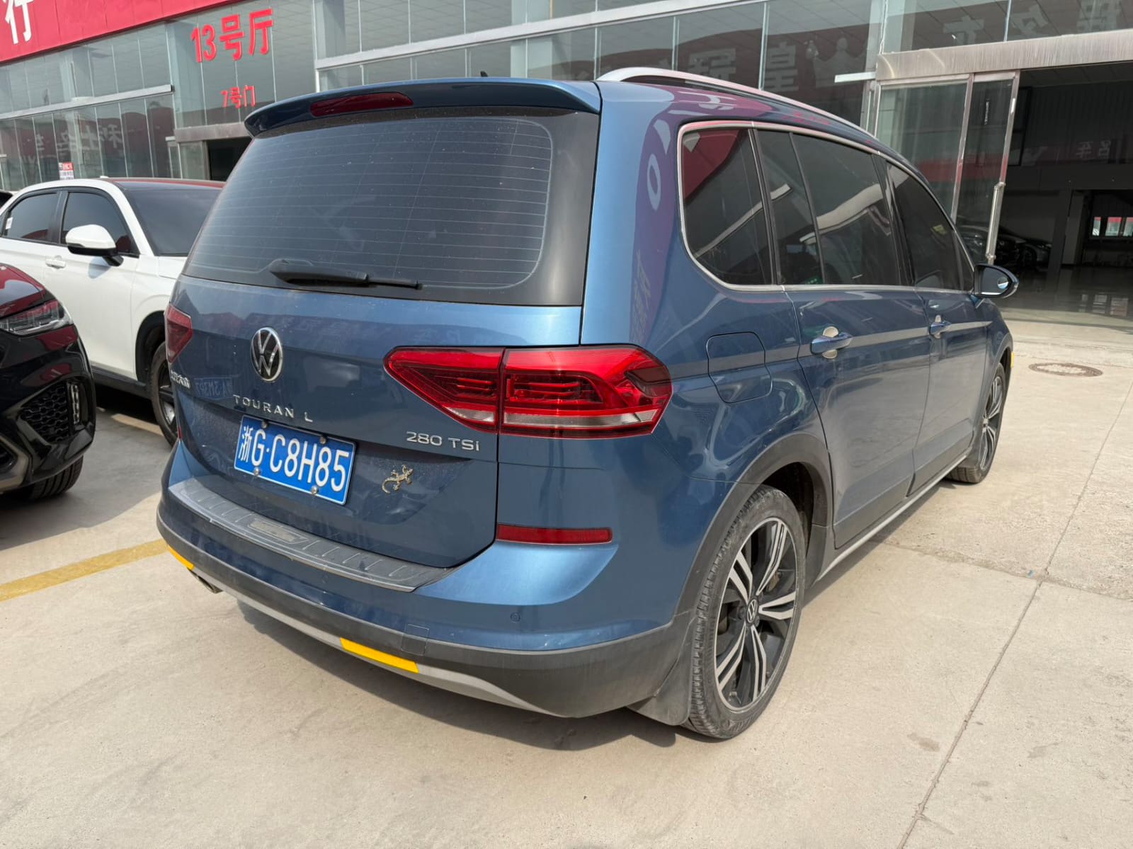 Volkswagen Touran L 280TSI DSG Extended Edition 7 мест
