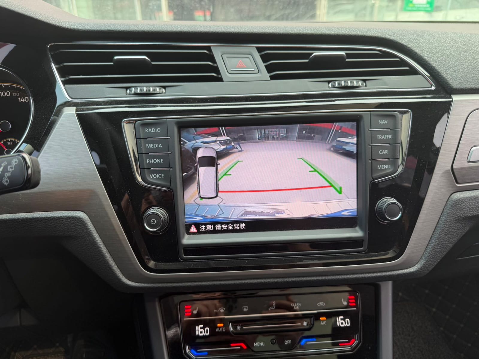 Volkswagen Touran L 280TSI DSG Extended Edition 7 мест