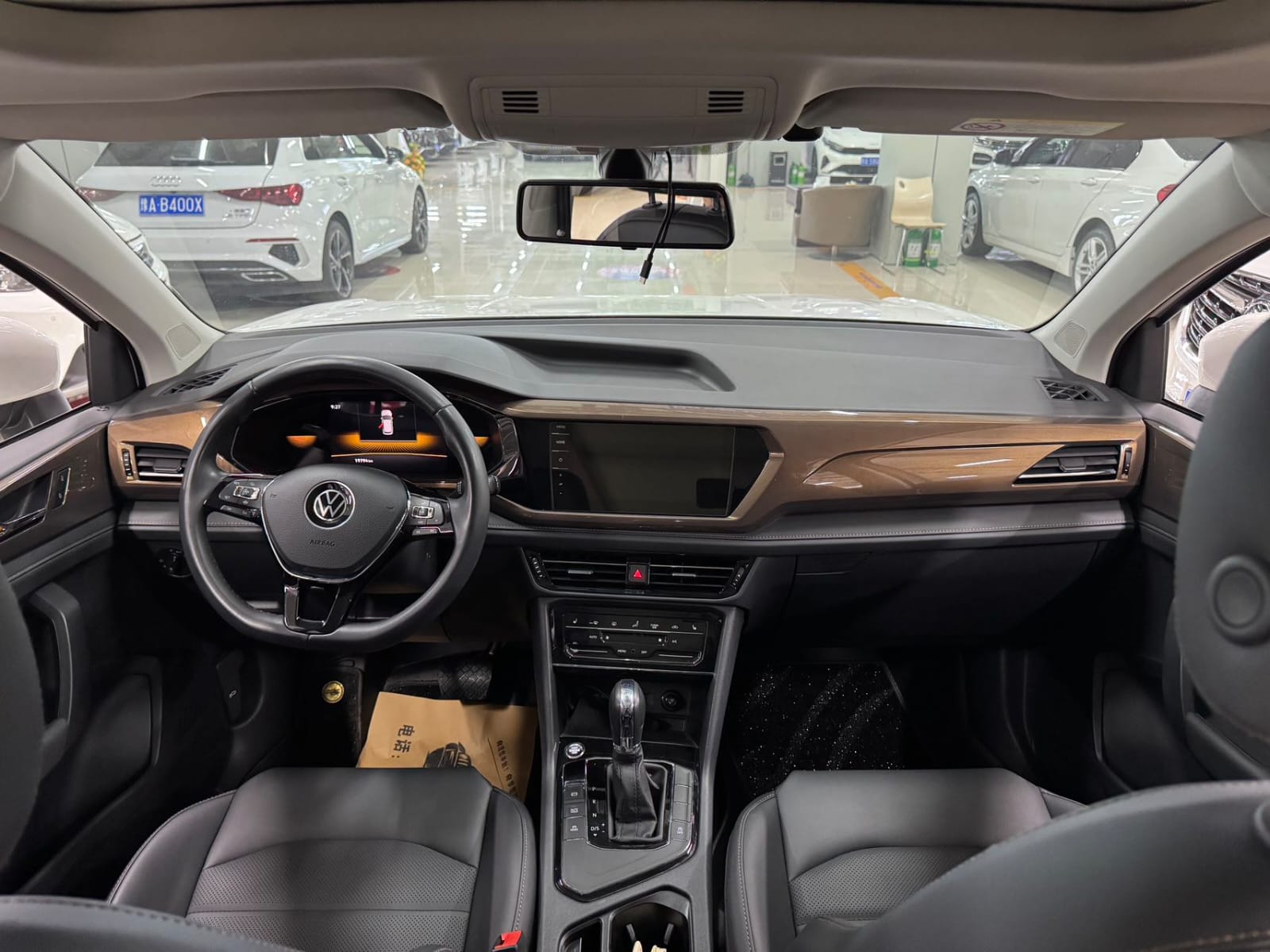 Volkswagen Tharu 280TSI Deluxe Edition