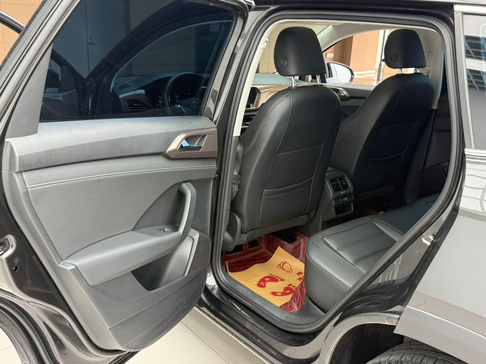 Volkswagen Tharu 280TSI Deluxe Edition