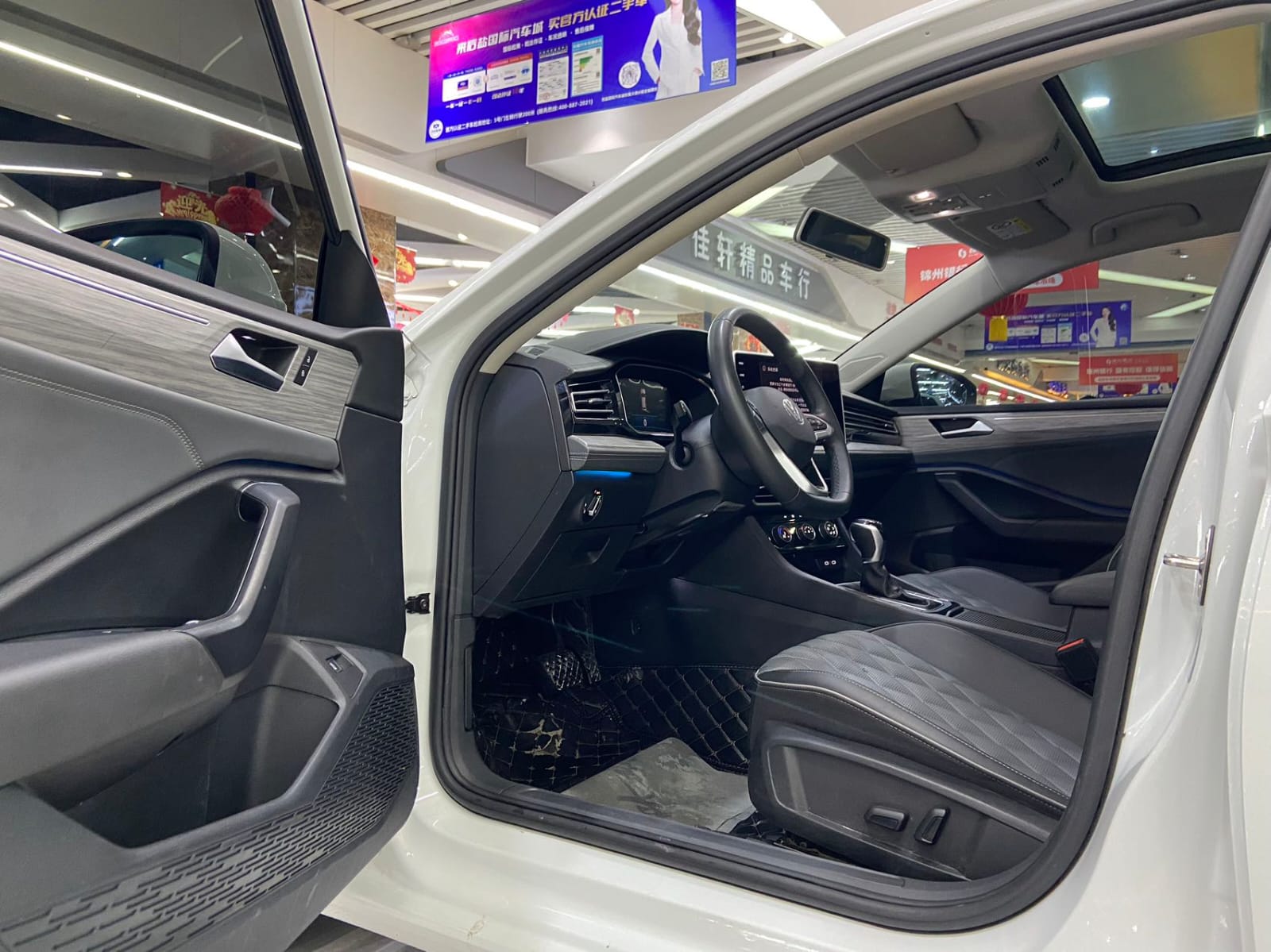 Volkswagen Sagitar 280TSI DSG Overpass Lite