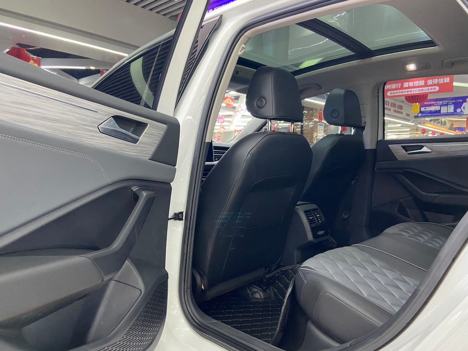 Volkswagen Sagitar 280TSI DSG Overpass Lite