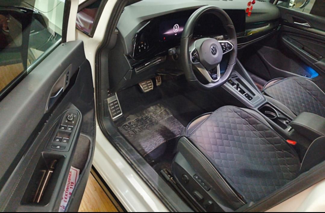 Volkswagen Golf 280TSI DSG R-Line