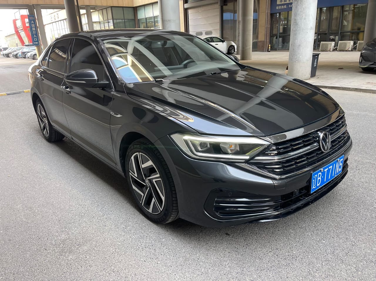 Volkswagen Sagitar 280TSI DSG Overpass Lite
