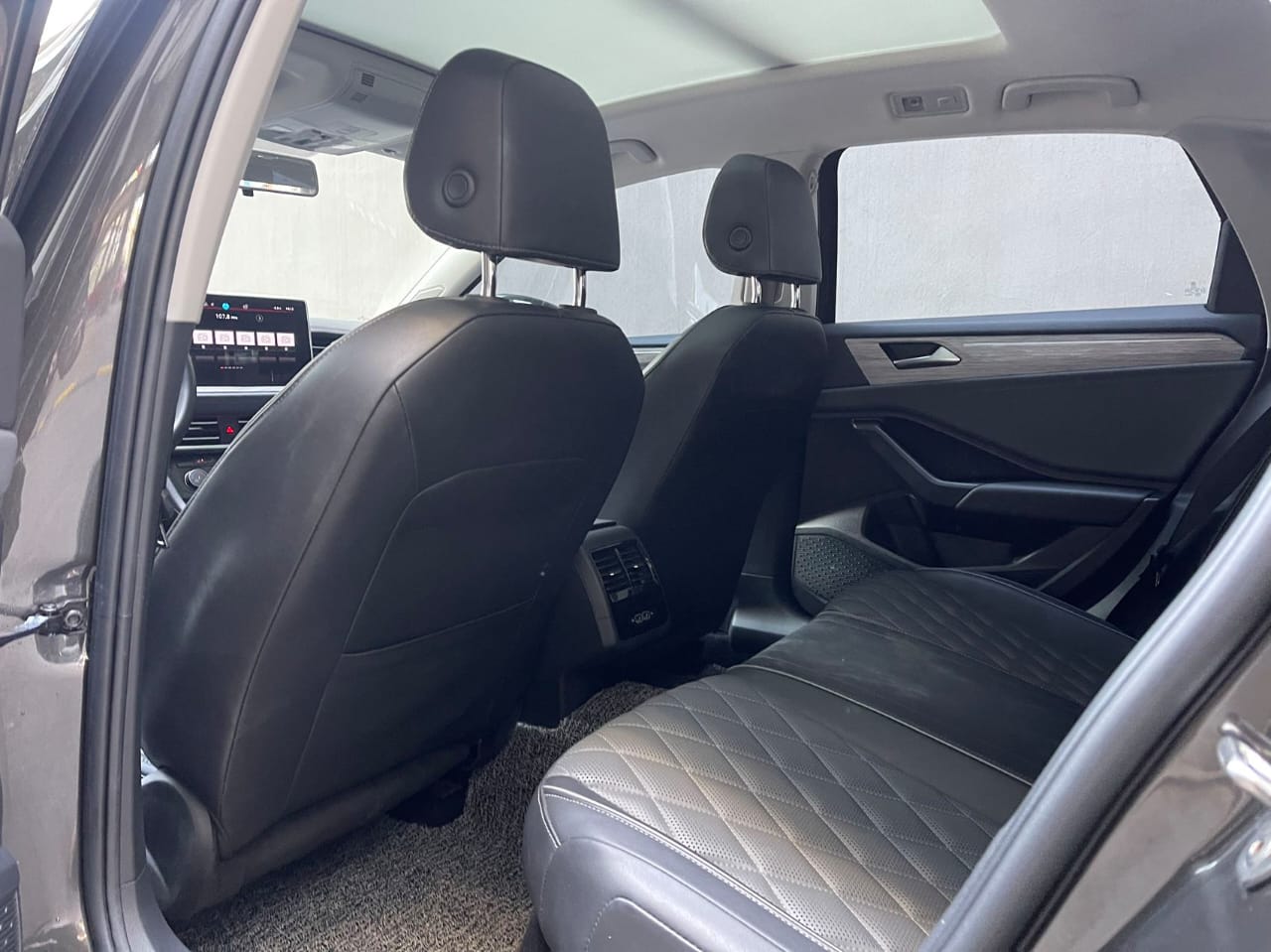 Volkswagen Sagitar 280TSI DSG Overpass Lite
