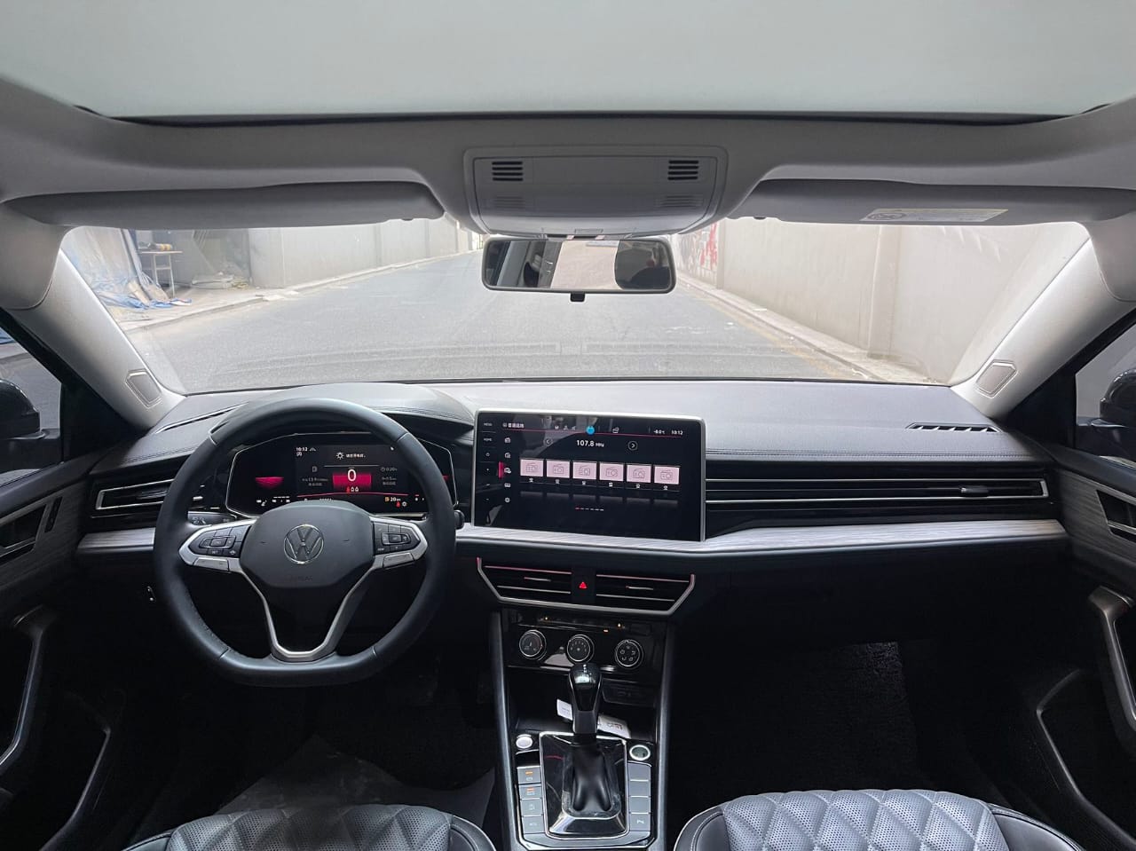 Volkswagen Sagitar 280TSI DSG Overpass Lite
