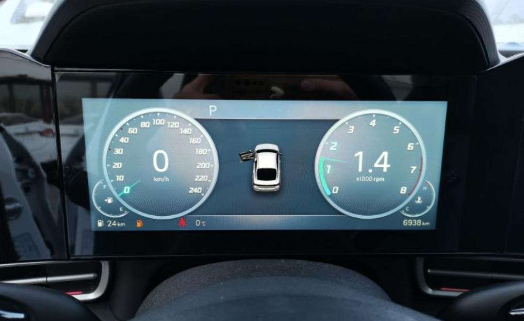 Hyundai Elantra 1.5L CVT LUX Premium Edition