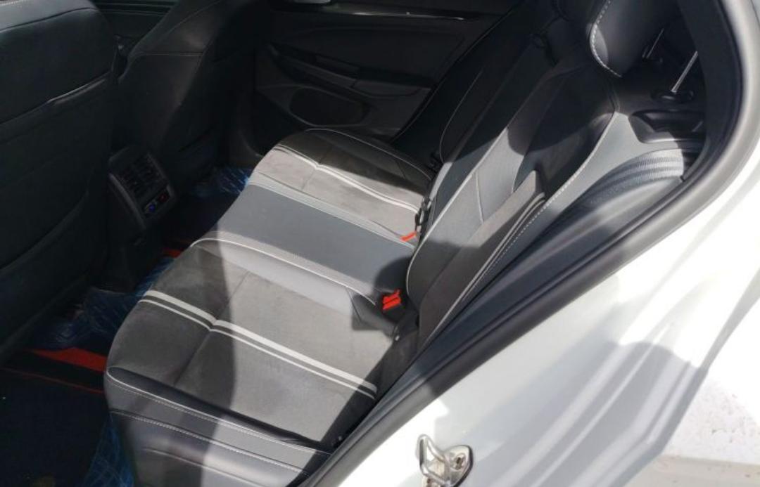 Volkswagen Golf 280TSI DSG R-Line